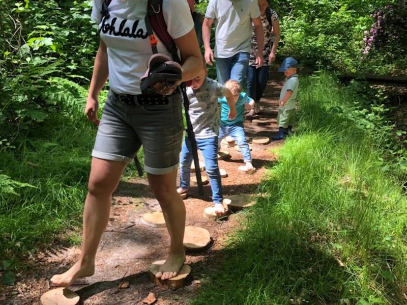 Blote-voetenwandeling_houten-schijven