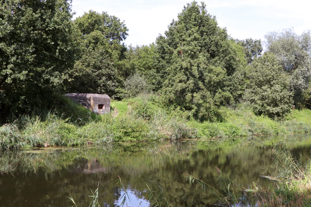 Kazemat langs de Liniedijk